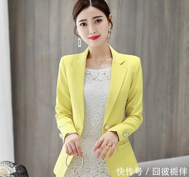 四五十岁女人别跟不上潮流,瞧瞧下面女人怎么穿,一个比一个美