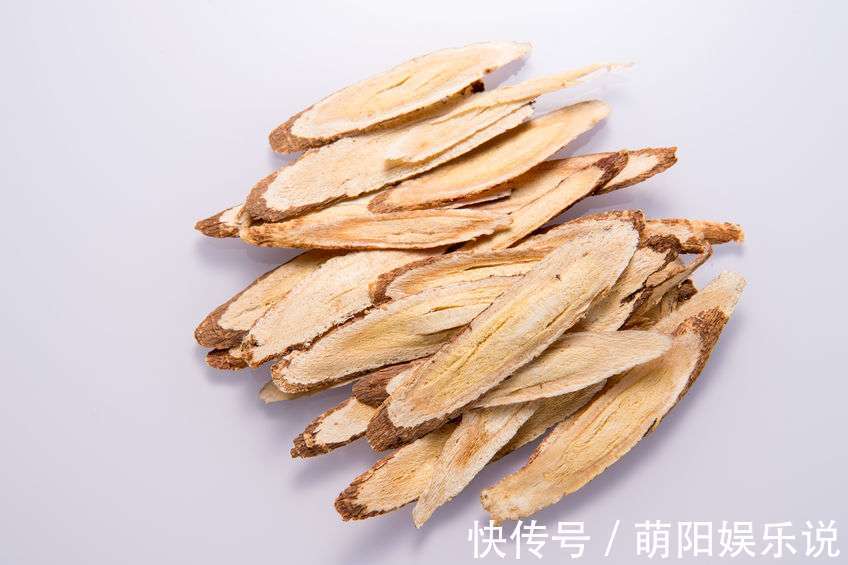 阴虚体质|黄芪药用价值很高,提醒:如果你是这5类人中之一,最好别吃黄芪