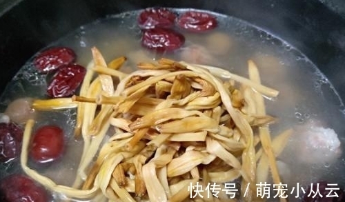 自然|失眠就怕这碗汤，隔2天就喝一碗，一觉睡到自然醒，真舒服啊！