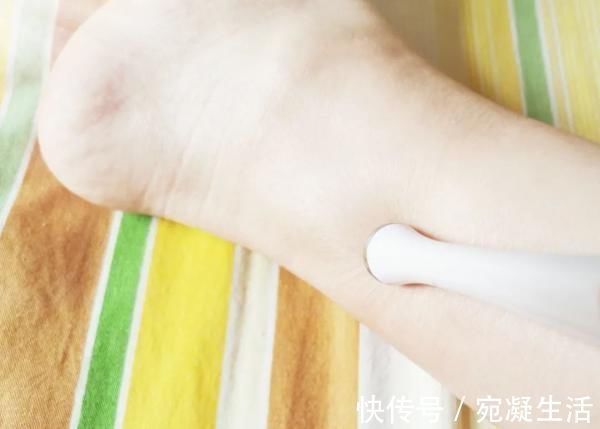 绝招|每天睡前10分钟，这样按摩足部，相当于在给全身吃补药！