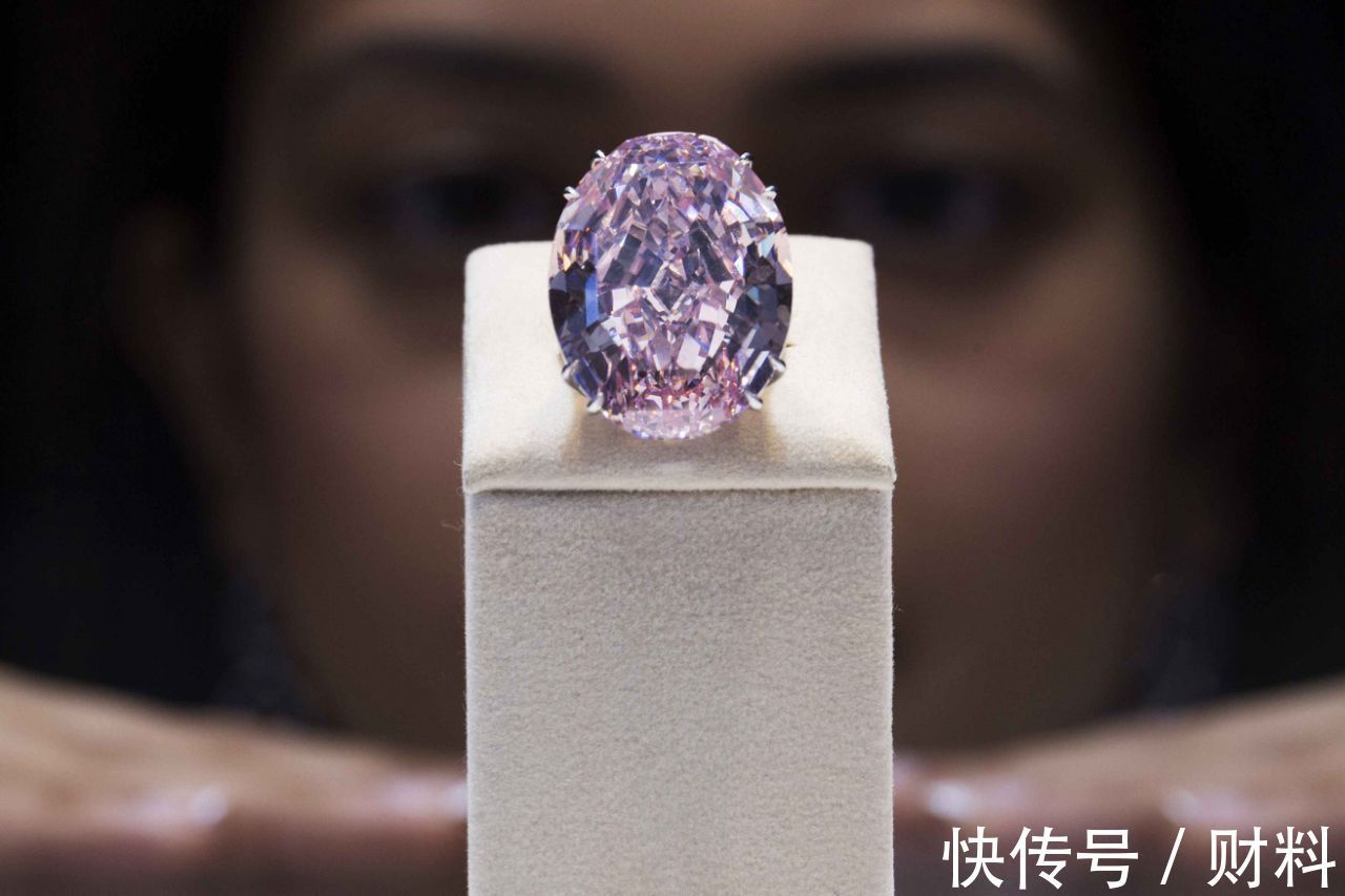 钻石商 “骗”了全球数百年,如今被国内“假货”揭穿,你还会买单吗?