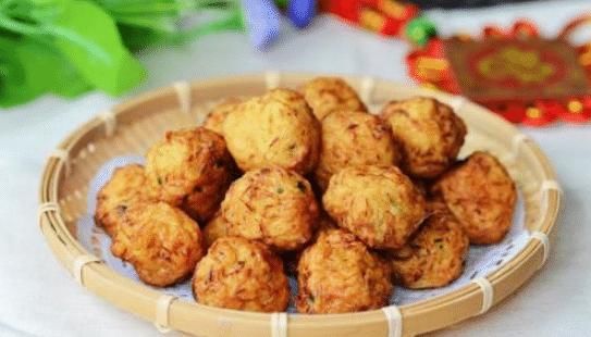  炸萝卜丸子，加面粉还是淀粉？都不对，这么做金黄酥脆，放凉不软