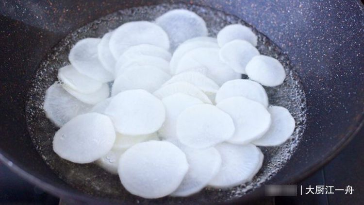 冬天要多吃白萝卜，分享4道萝卜的做法，好吃实惠，天天吃不重样