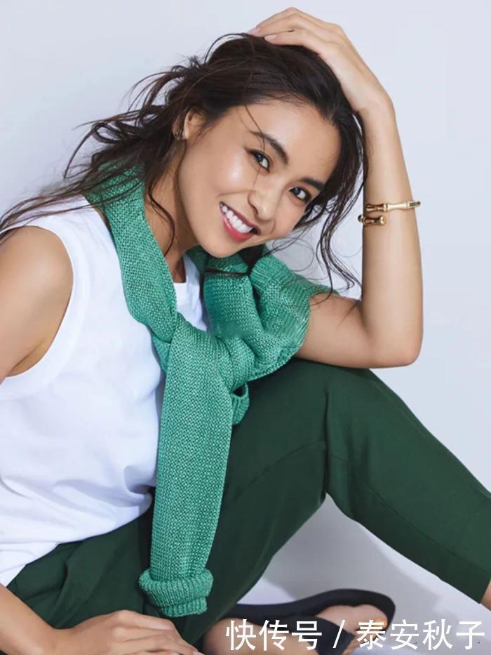 美女|跟着美女学穿搭!仅需普通“T恤衫”:也能穿出时髦、高级感!