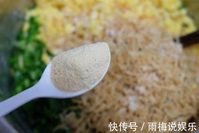 起阳草|韭菜鸡蛋馅饺子，关键在馅，有了这两样法宝，饺子不出水味更鲜