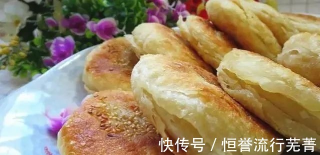 面食|家人爱吃的面食,上锅烙一烙,金黄酥脆条层次多,比包子油还好吃!
