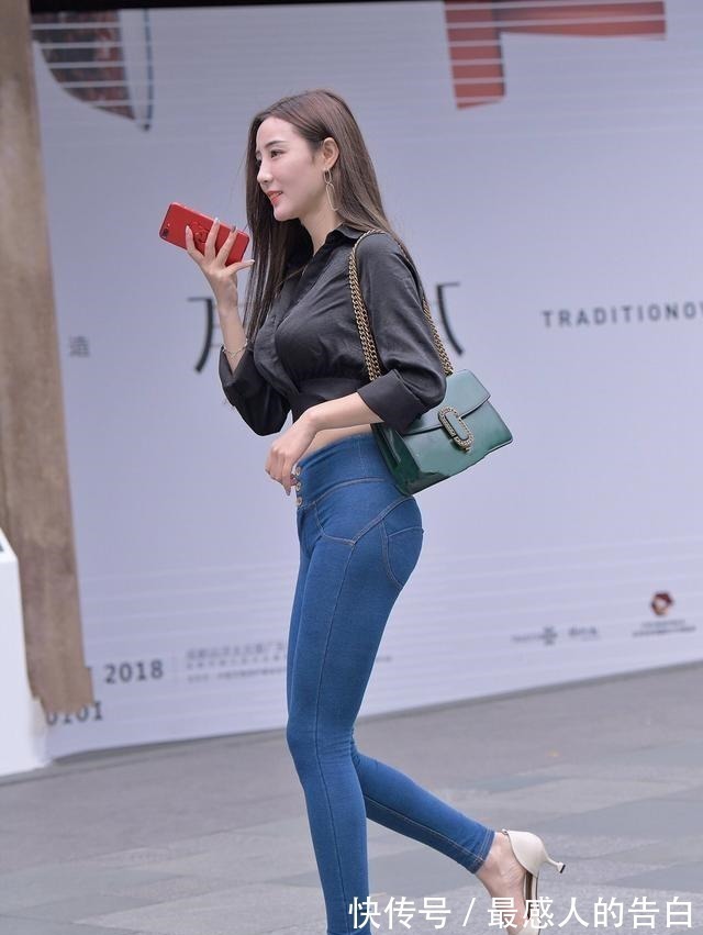 长版 束腰贴身的瑜伽裤,兼顾美感与舒适度,超级吸睛!