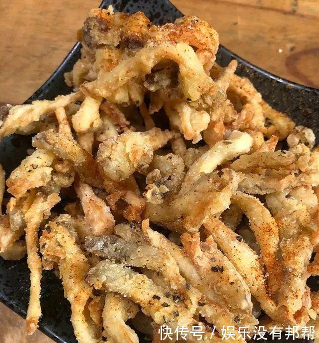 辣椒粉|快手椒盐酥脆炸蘑菇，只需3个步骤！手残党肯定也能驾驭的了！