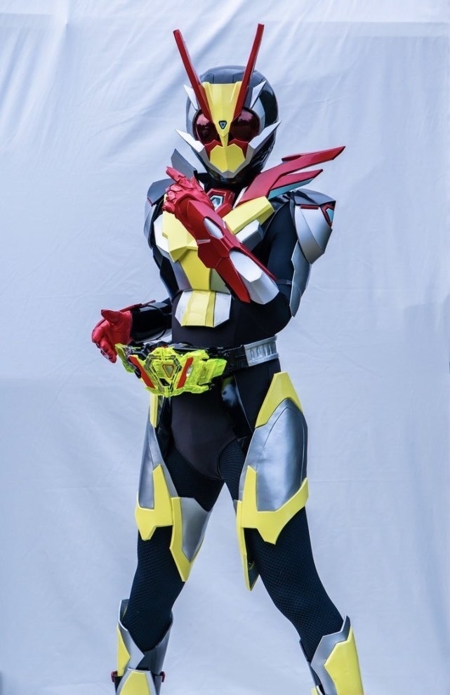 假面骑士：少女自制皮套cos伊兹版零二，这才是漫迷心中的零二