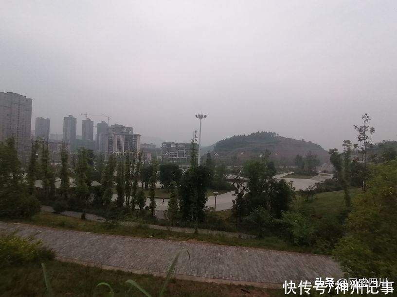 蓬安|逛游百牛赞歌广场，这里风景独好