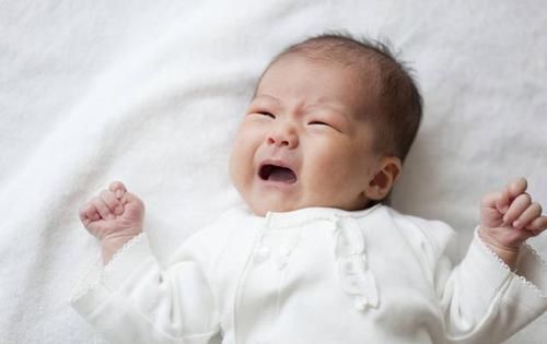 小宝宝|20天宝宝“拍照”后发烧，医生下病危通知书：为留念差点害了孩子