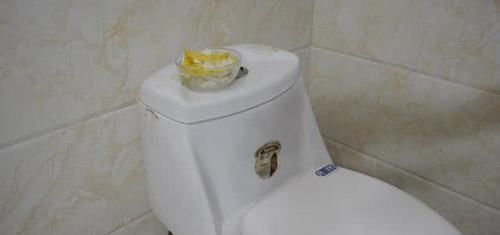 你家有吃剩的柚子皮吗?放白醋里泡一泡,用途真厉害,省钱又实用