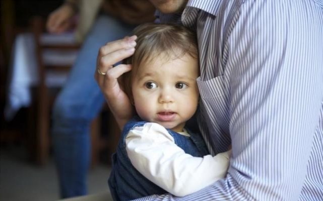 痉挛症|新生儿听到大的声响为什么会全身抖动?