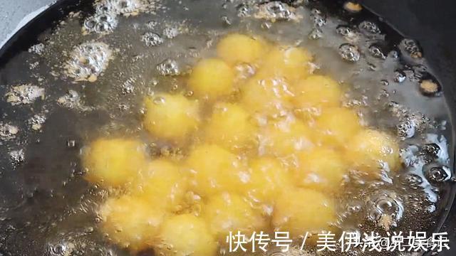 面团|土豆最香的做法,做法简单无难度,一做一大盘不够吃,太解馋了