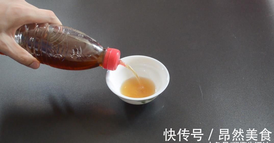 瓶盖上面戳一个洞, 没想到作用这么大, 看完你会感谢我的