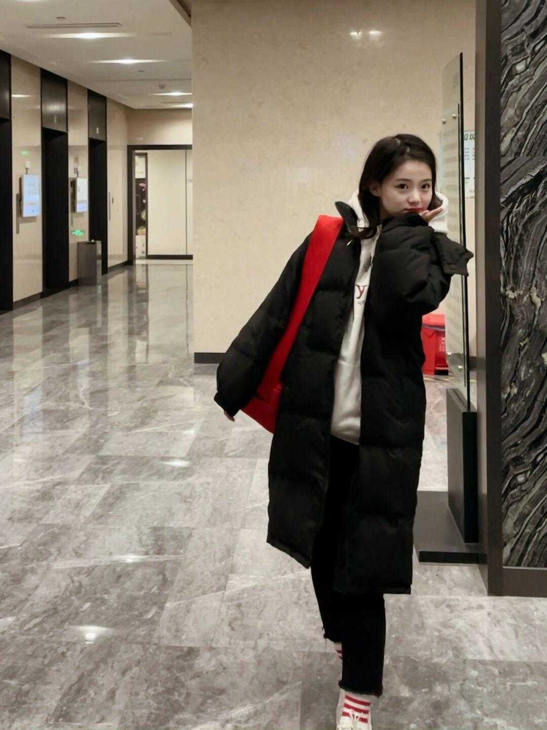 基础款 冬天选外套不要盲目跟风,这几款简约大气又经典,怎么穿都好看