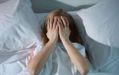 慢性疾病|失眠的“秘方”早被公开,喝白开水时加一点,一觉睡到大天亮