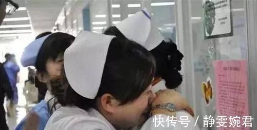 小女孩|二胎弟出生孕妈难产离世,6岁女儿在外握拳苦等,护士打开手看哭