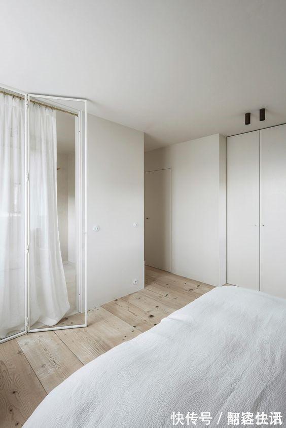 玄关|都是卧室隔断，日本给下方装不到半人高玻璃推拉门，地面当换鞋凳