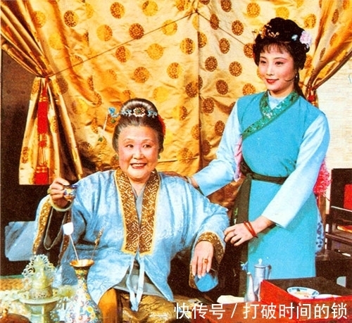 丫鬟#说说《红楼梦》里的女奴结构,谁才是站在金字塔尖的人?