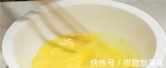一碗面粉加一个鸡蛋居然这么好吃，不用蒸不用炸，出锅我流口水了！