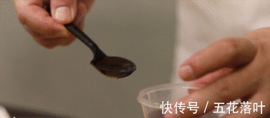 庄老板|调份顺滑开胃的酱料,拌碗满分冷面!