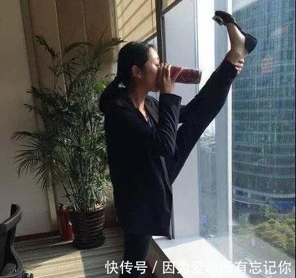 |搞笑gif段子:姑娘这是快要炼成神功了吗