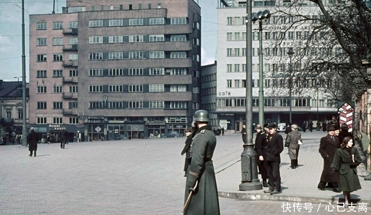 保加利亚|14张二战珍贵彩照:保加利亚农村姑娘欢迎德军兵哥哥