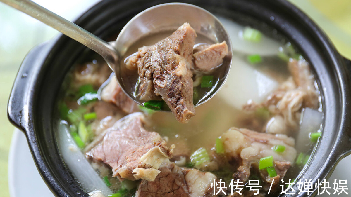 香料|炖牛肉时,这款香料不能放,不然牛肉又腥又柴,一锅全废了