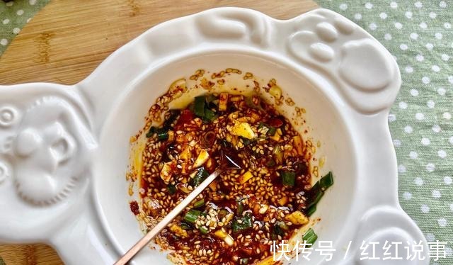 吃法|方便面新吃法，不用自带调料，也能吃出新高度，酸辣过瘾太解馋！