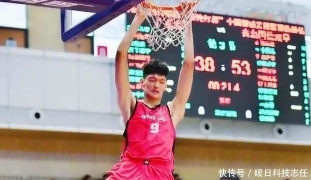 周琦|中国男篮超新星，19岁身高已比肩姚明，被誉为易建联接班人