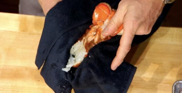 米其林|米其林大厨戈登拉姆齐，完美无痛拆龙虾肉，只需7步骤轻松上手