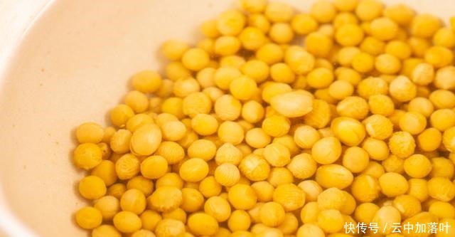 好吃到,笑出猪叫声的电饭煲菜,电饭煲焖猪蹄来了!