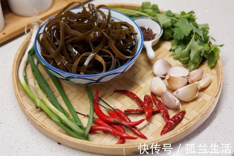 做法|清爽开胃的凉拌海带丝做法，好吃到停不下来，多一步味道就香了