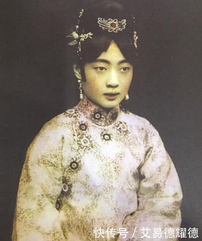 婉容|末代皇后婉容珍贵老照片,长相端庄却遭溥仪厌弃,吸食鸦片烟度日