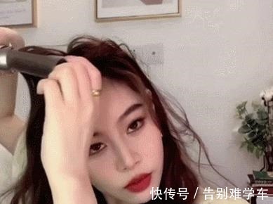 卷发 别再留黑长直了！今年流行这几款发型，气质又高级！