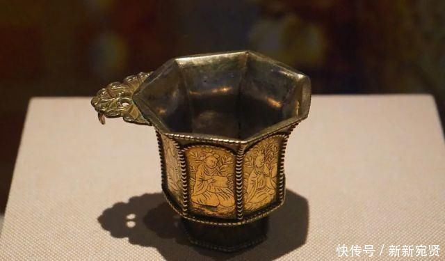 契丹贵族墓画了幅汉人美女图,还题诗说“征辽”