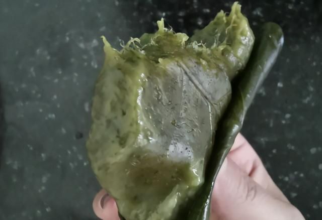 3月,碰到要多采的花,剁碎了一揉一蒸,比油糕好吃,错过可惜了