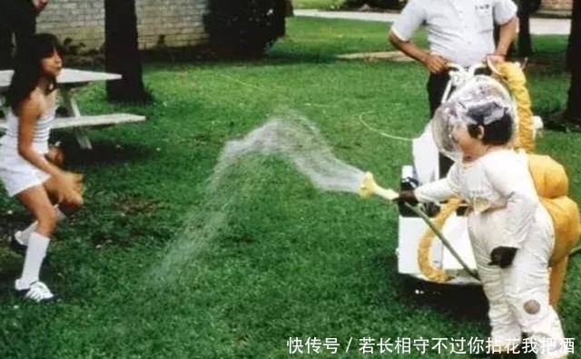 男孩|住在“泡泡”里的男孩,12岁才第一次碰到妈妈,他的经历令人泪目