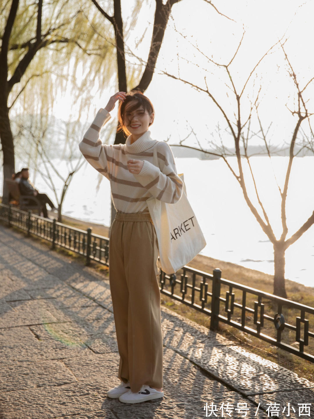 针织开衫 针织衫穿出“奶奶辈”的感觉?来看这位博主的穿搭,全是实用干货