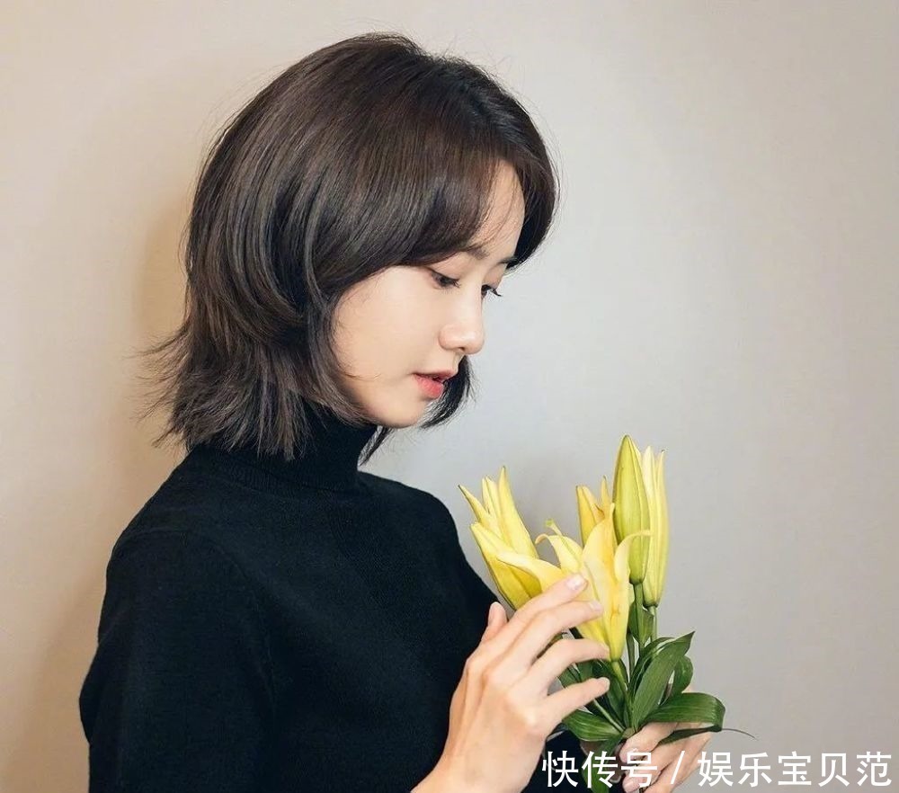 双眼皮、一字眉已经过时了,现在的美女标准是这样……