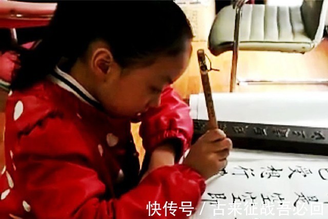中国传统文化|九岁女孩临楷书,书法家:不是艺术,不过复印机而已!你怎么看?