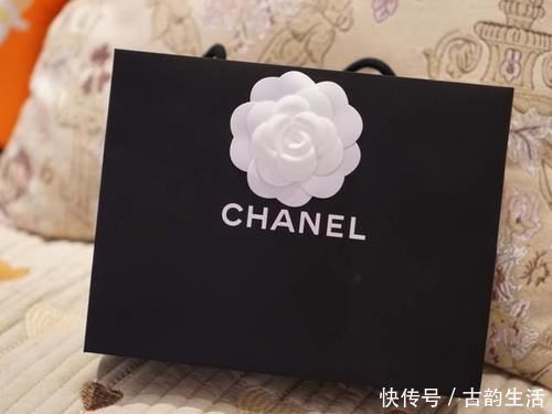 香奈儿|香奈儿编织的珍珠梦,是否与当初的理念相违背?