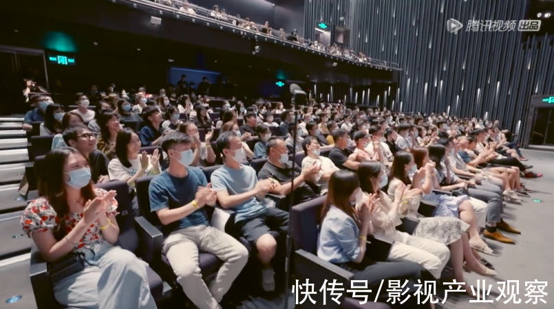 《德云斗笑社》第二季收官：相声竞演的幕后与“钢?男孩”的B面