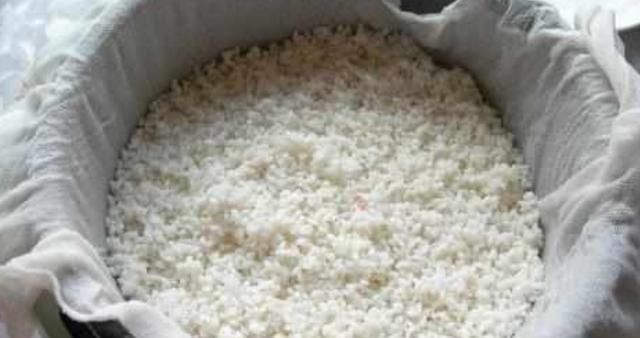 过年教你蒸糯米糕，做法简单，上锅一蒸软糯香甜，比年糕好吃