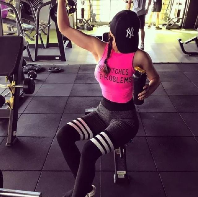 健身|漂亮小姐姐多年坚持健身，好身材让人羡慕，坚持运动成就了她