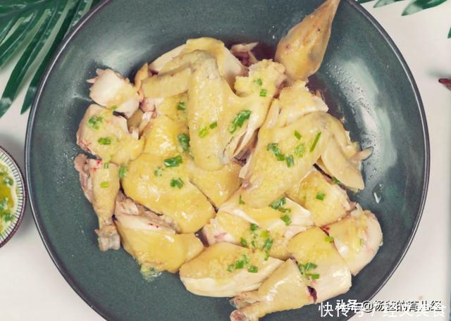 孩子爱吃的葱油白切鸡,无须水煮,软嫩鲜香,解馋又营养的家常菜