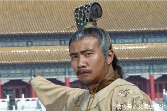 集庆|朱元璋在坟地里说了9个字,年轻人听到后,对朱元璋说:我跟你混