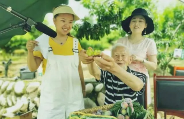 “做菜失敗了也不影響你長胖”，幽默老夫妻靠做飯圈粉超1000萬