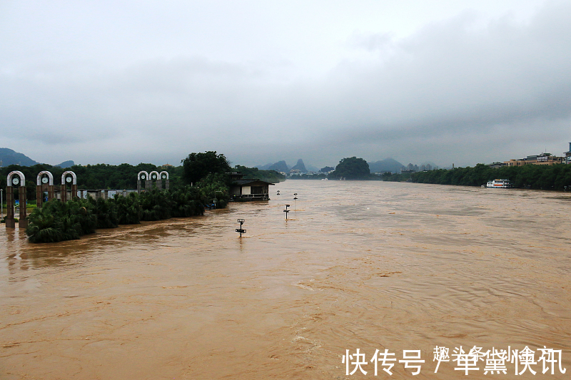 老刘|舌苔发红、油头垢面多半是湿热体质！2个食疗可以改善